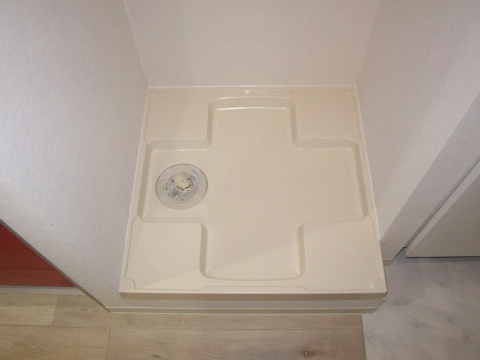 物件内観写真9　(洗濯機置場)