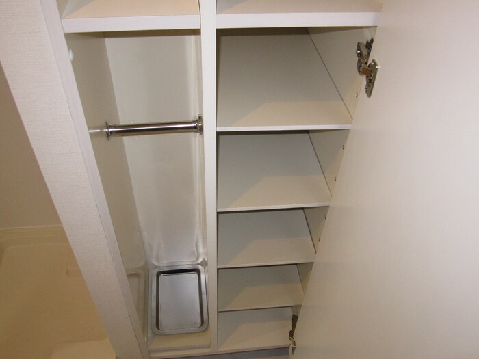 物件内観写真11　(靴箱)