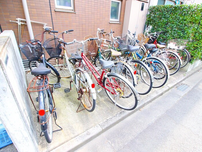 物件外観写真5　(駐輪場)