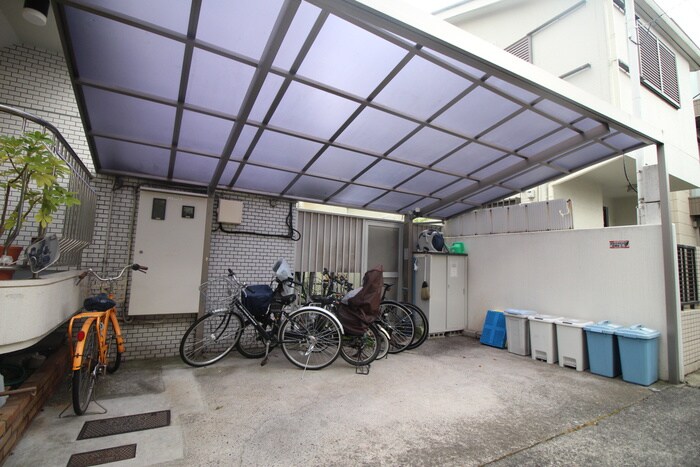 物件外観写真4　(駐輪場)