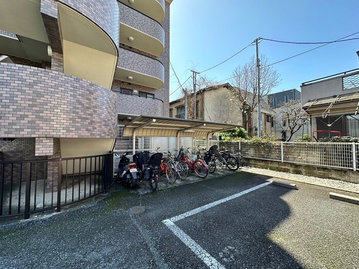 物件外観写真4　(駐輪場)