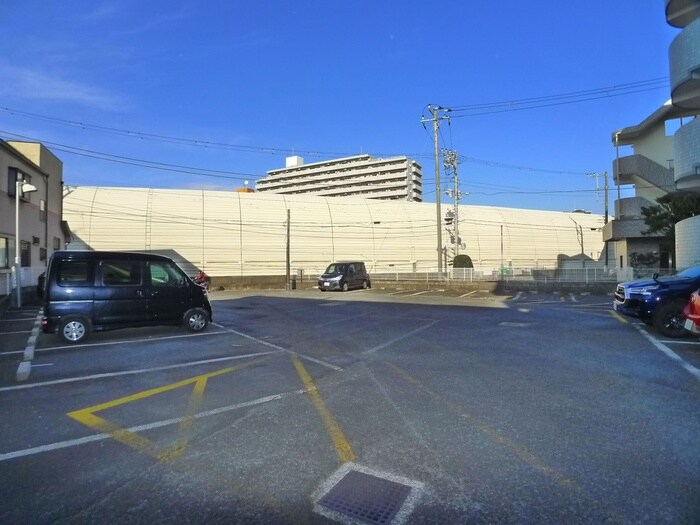 物件外観写真6　(駐車場)