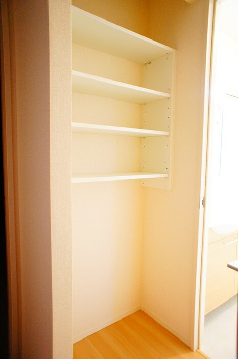 物件内観写真16　(収納)