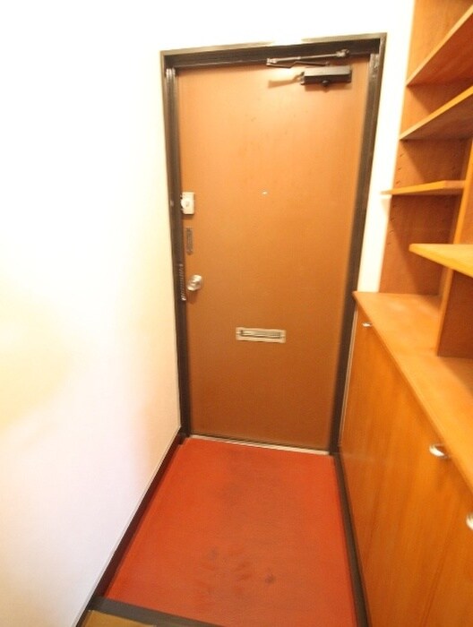 物件内観写真12　(玄関)