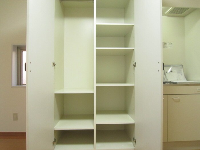 物件内観写真11　(収納)