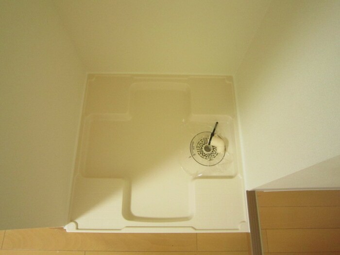 物件内観写真14　(洗濯機置場)