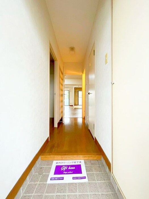 物件内観写真12　(玄関)