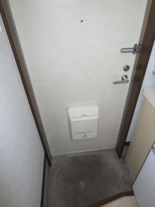 物件内観写真7　(玄関)