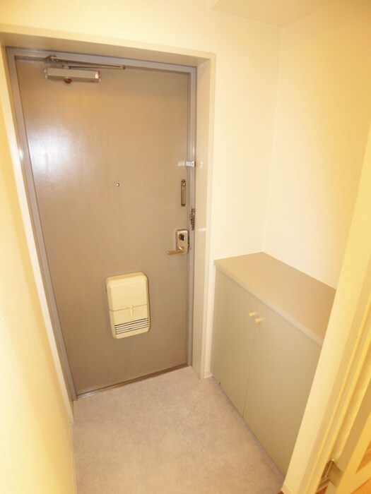 物件内観写真17　(玄関)