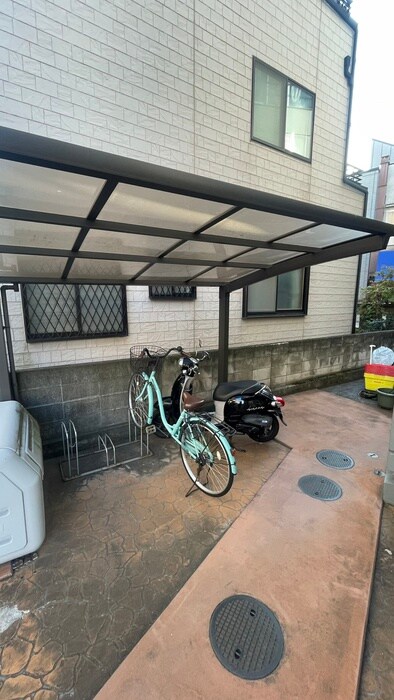 物件外観写真3　(駐輪場)