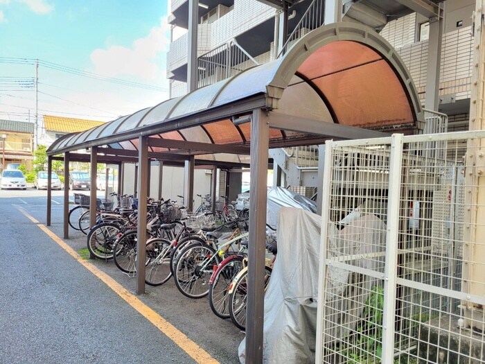 物件外観写真5　(駐輪場)