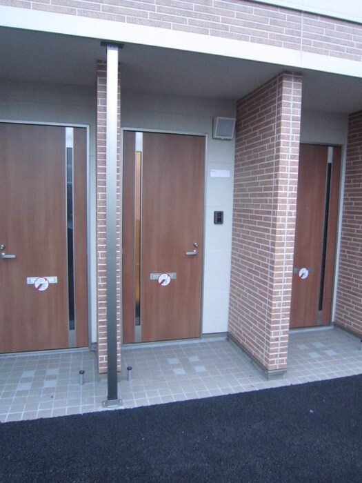 物件内観写真11　(玄関)