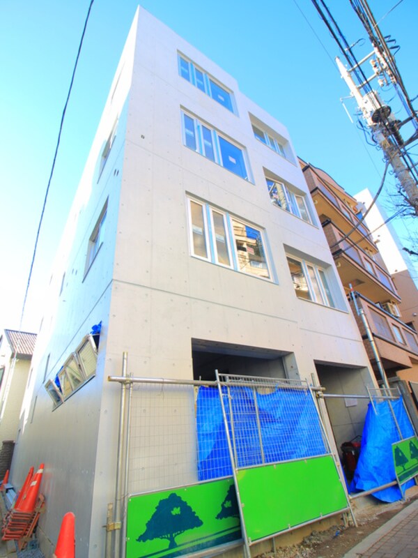 建築中