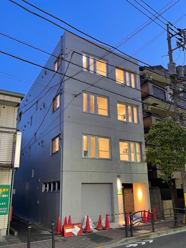 建築中