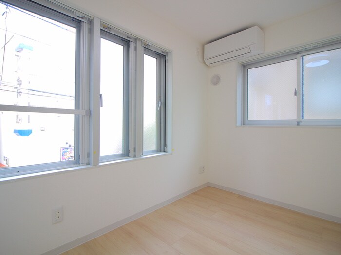 物件内観写真10　(居室)