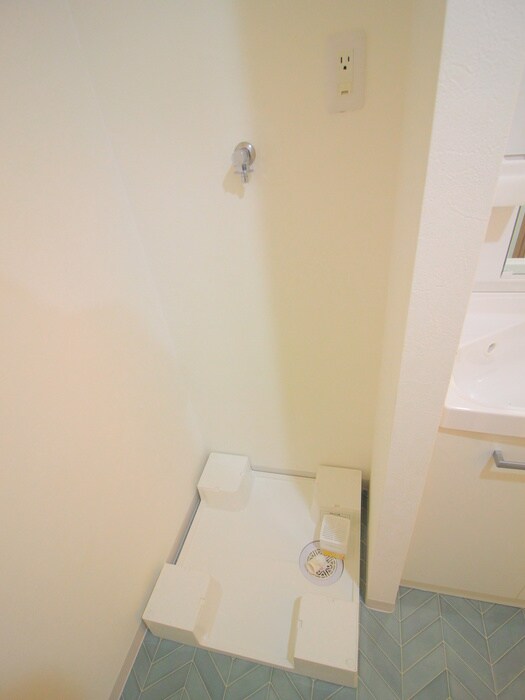 物件内観写真16　(洗濯機置場)