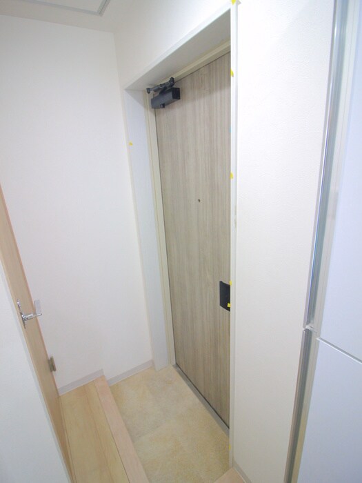 物件内観写真18　(玄関)