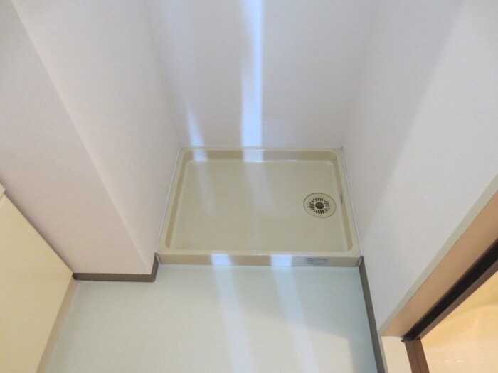 物件内観写真13　(洗濯機置場)