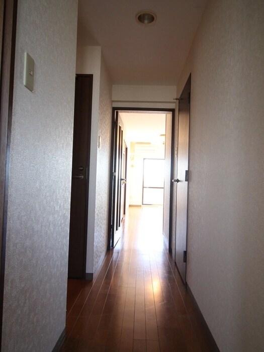 物件内観写真20　(廊下)