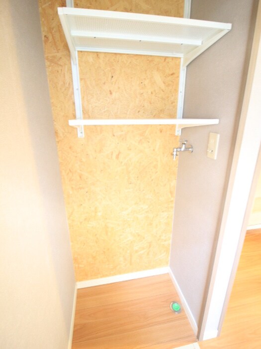 物件内観写真13　(洗濯機置場)