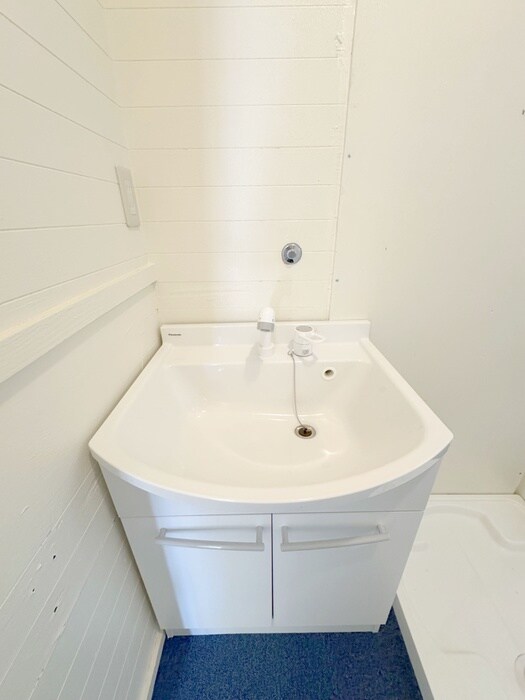 物件内観写真8　(洗面)
