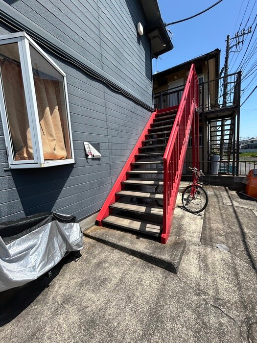 物件外観写真3　(エントランス部分)