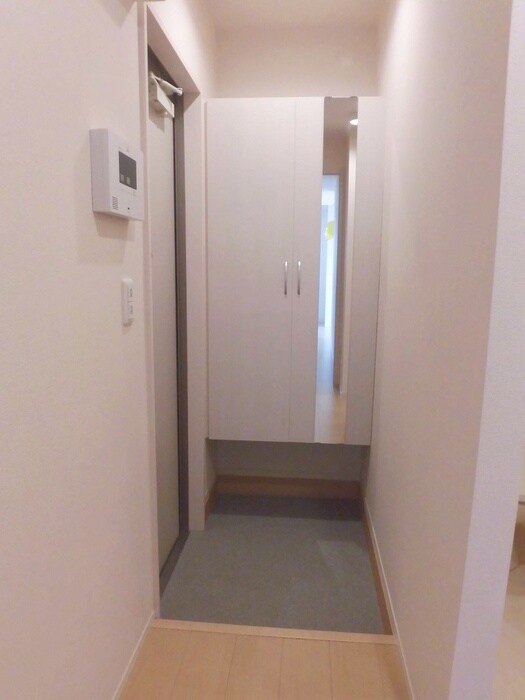 物件内観写真16　(玄関)