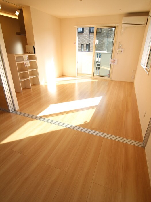 物件内観写真13　(居室)