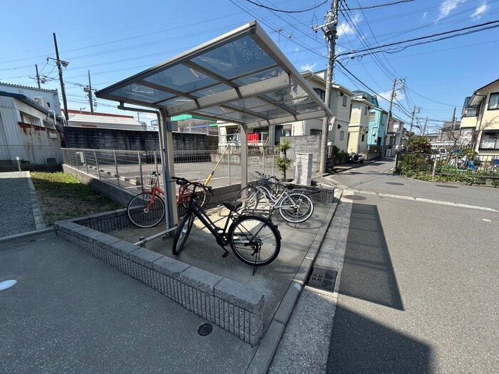 物件外観写真5　(駐輪場)