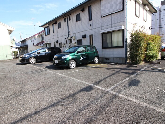 物件外観写真5　(駐車場)