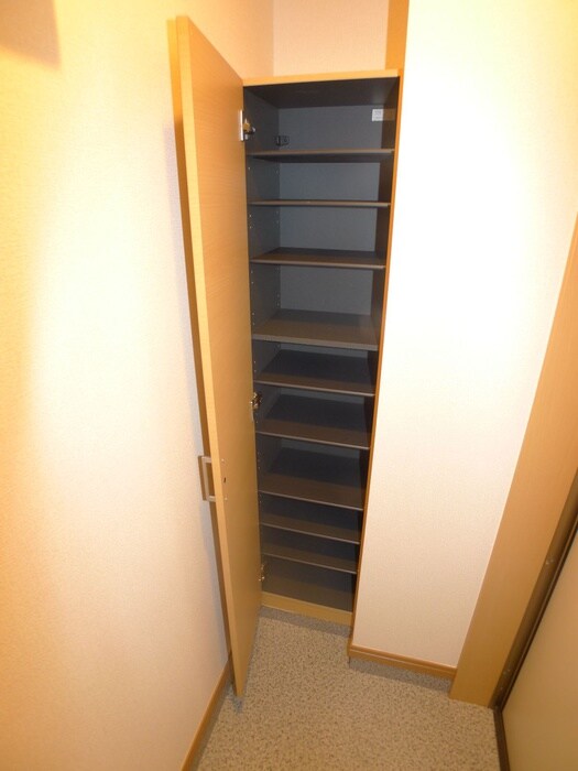 物件内観写真15　(靴箱)