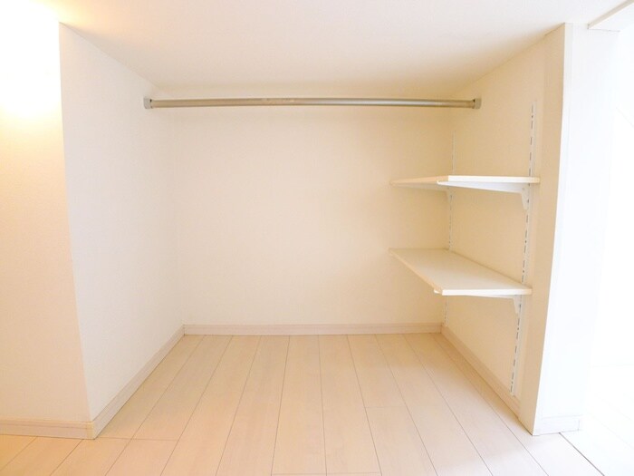 物件内観写真7　(収納)