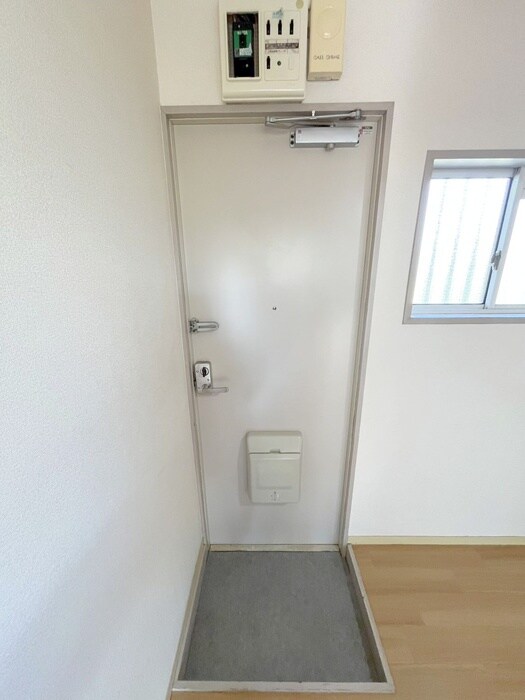 物件内観写真18　(玄関)