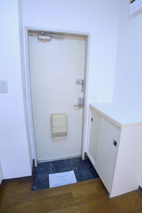 物件内観写真16　(玄関)