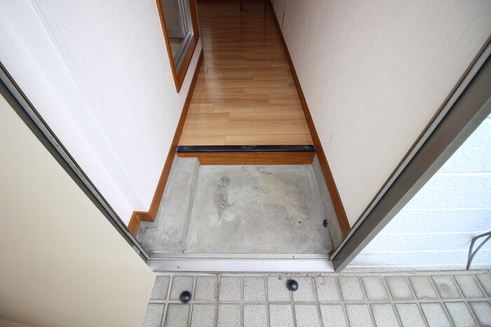 物件内観写真17　(玄関)