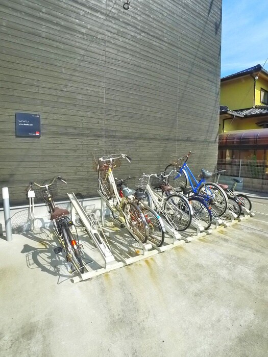 物件外観写真3　(駐輪場)