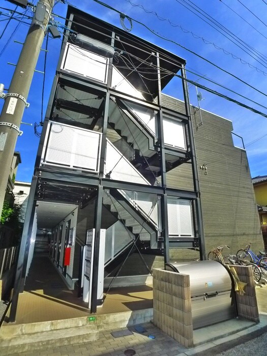 物件外観写真5　(エントランス部分)