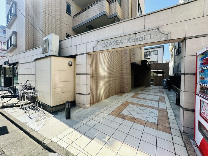 物件外観写真2　(エントランス部分)