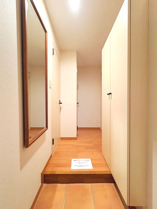 物件内観写真17　(玄関)
