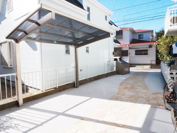 物件外観写真4　(駐輪場)