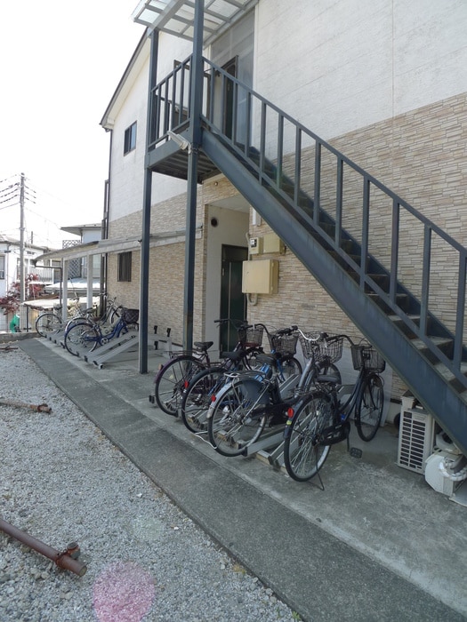 物件外観写真2　(駐輪場)