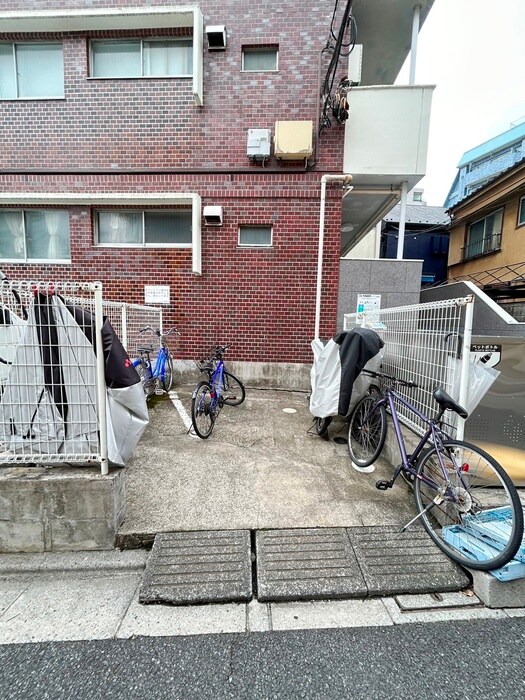 物件外観写真2　(駐輪場)