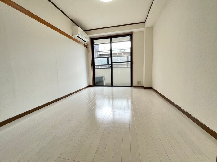 物件内観写真9　(居室)