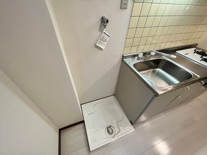 物件内観写真14　(洗濯機置場)