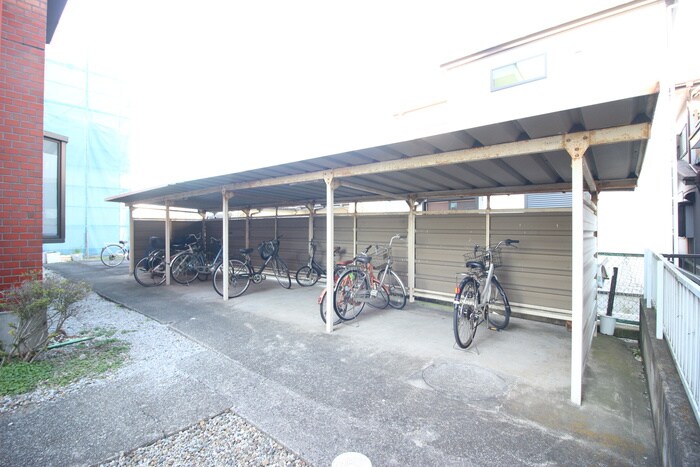 物件外観写真4　(駐輪場)