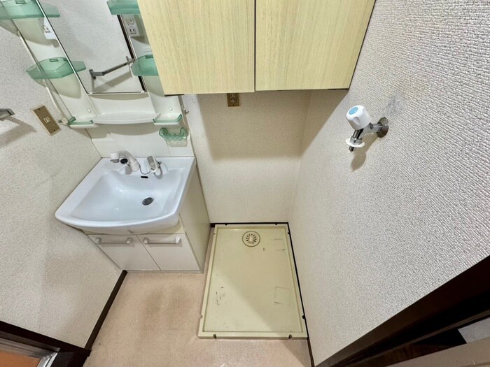 物件内観写真13　(洗濯機置場)