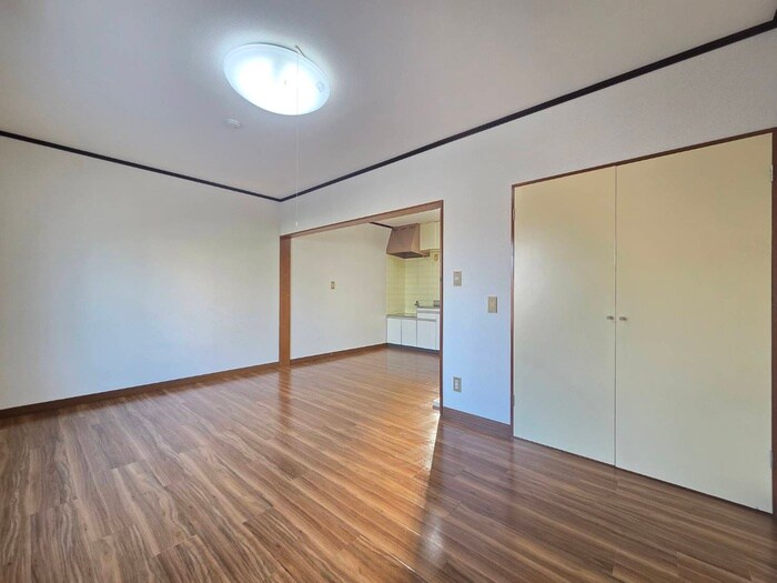 物件内観写真10　(居室)