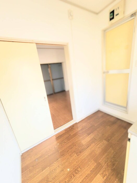 物件内観写真11　(廊下)