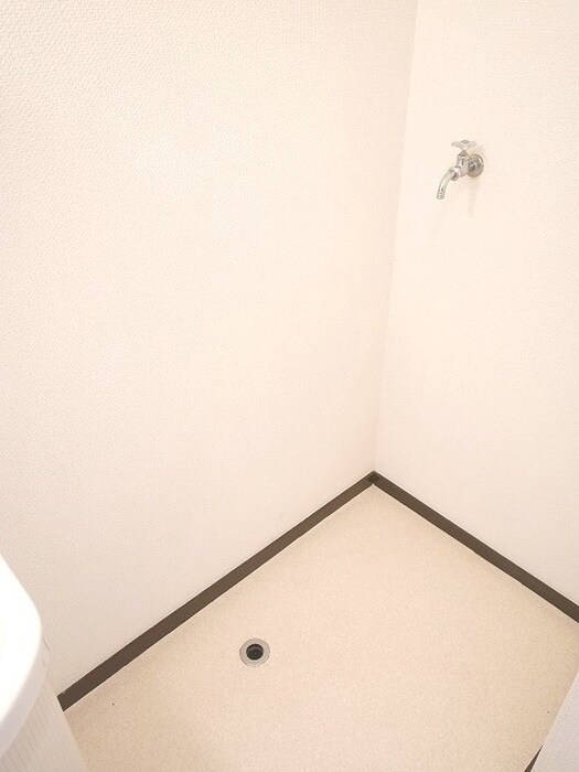 物件内観写真14　(洗濯機置場)