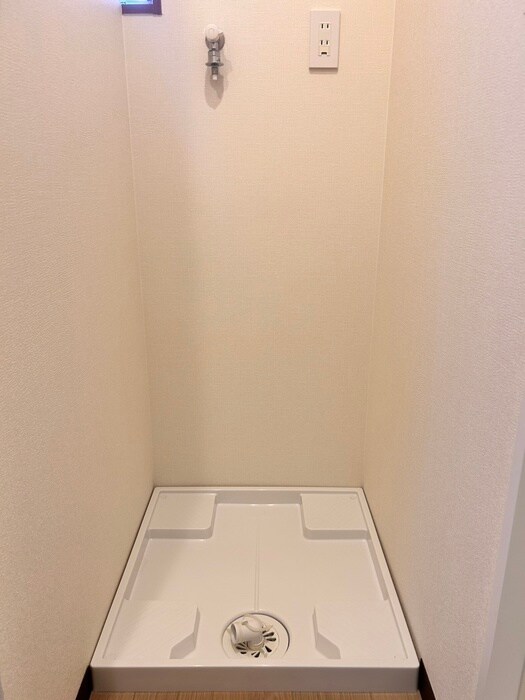 物件内観写真4　(洗濯機置場)